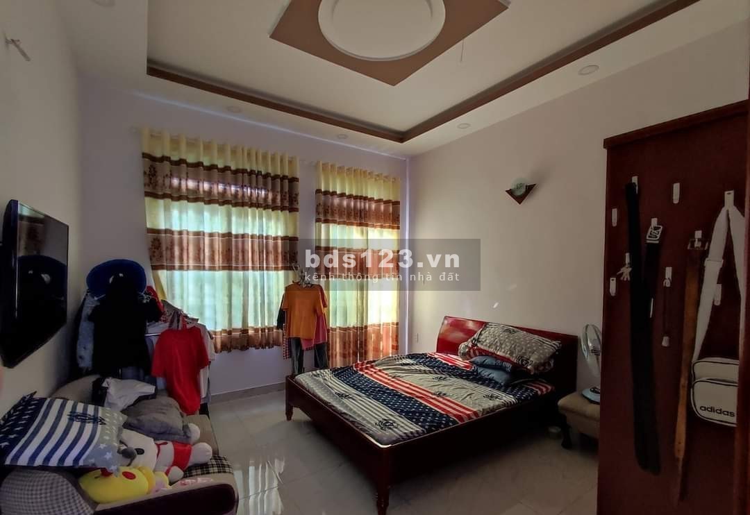 Bán nhà khu chợ vải sầm uất Phú Thọ Hoà, Tân Phú dt 4x15m, tặng nội thất cao cấp giá 5.05 tỷ