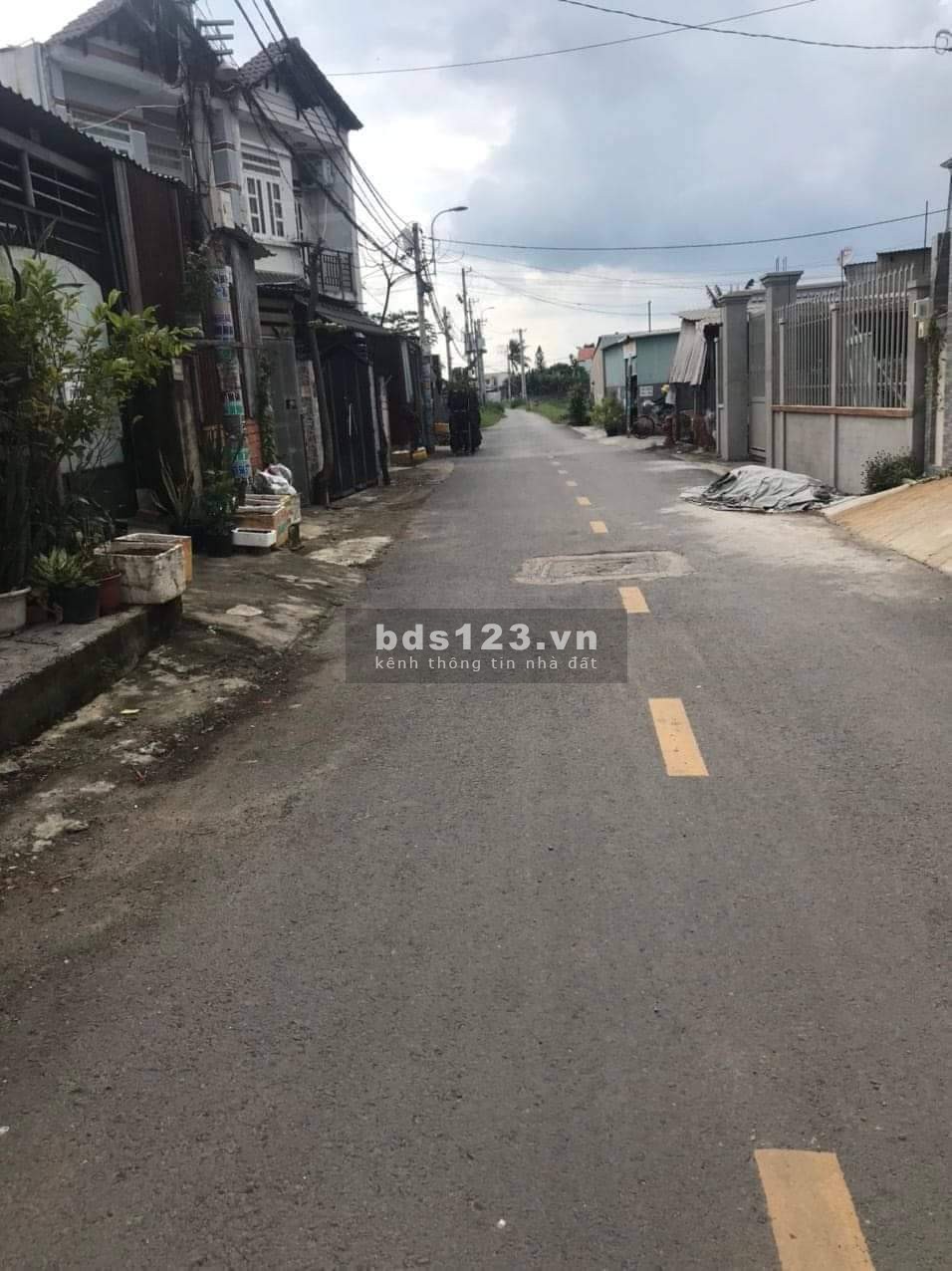 Kẹt tiền cần bán gấp nhà Xuân Thới Thượng Hóc Môn DT 134m2 giá 4.5 tỷ lh 0902664310