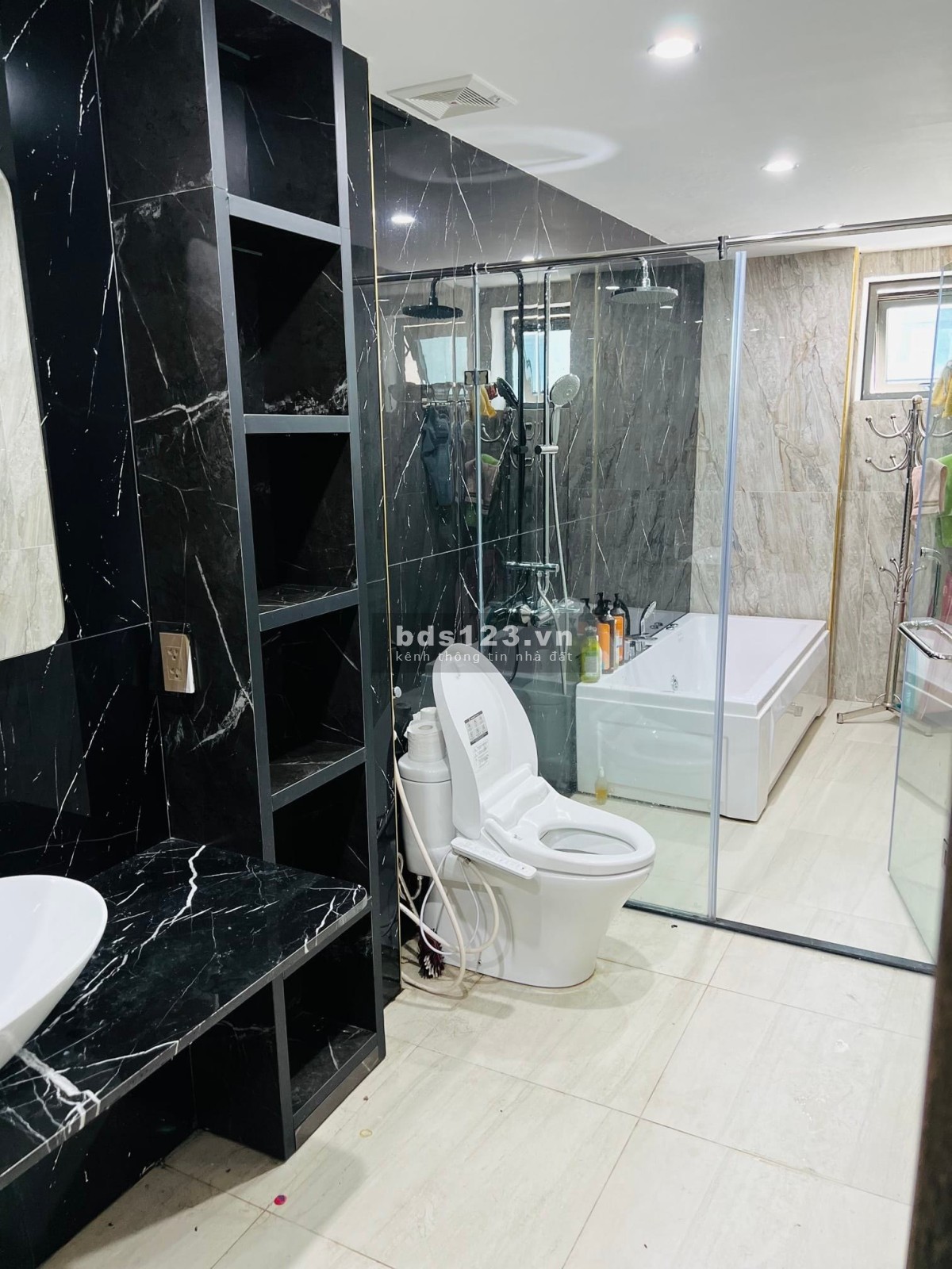 Bán nhà siêu đẹp ở luôn thang máy tặng full nội thất nhập khẩu khu vực phát triển từng ngày