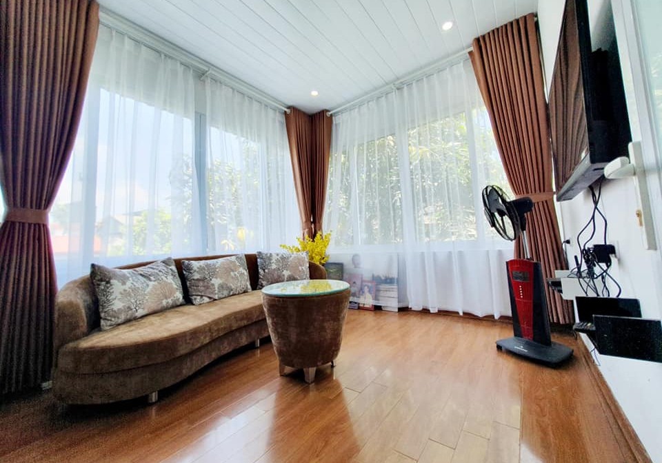 Bán nhà phố Ngọc Thuỵ Long Biên, ô tô đỗ cửa gần cầu Long Biên, chợ, TTTM Mipec