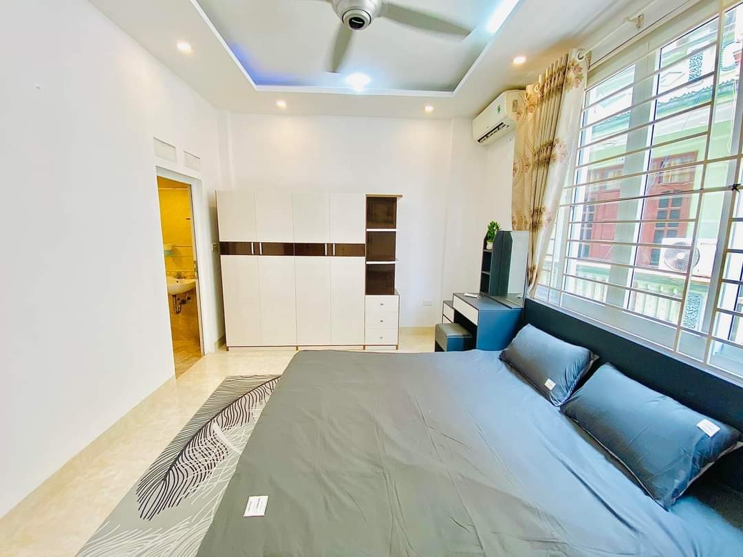 Bán gấp căn nhà đường Cầu Giấy diện tích 60m2, giá 6.5 tỷ, lh 0935777266