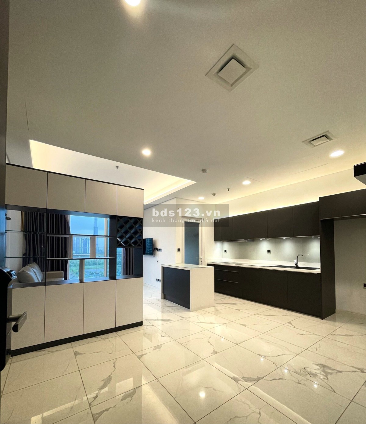 Bán căn hộ 3 phòng ngủ Sarina dtsd 90.5m2, giá chỉ có 9.9 tỷ, sổ sẵn