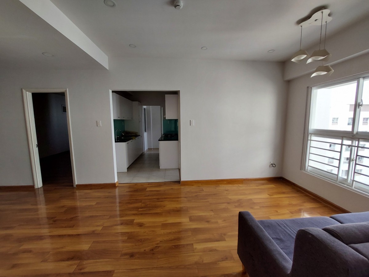Bán gấp căn hộ diện tích 68m2 2PN căn góc sổ hồng vĩnh viễn, giá tốt