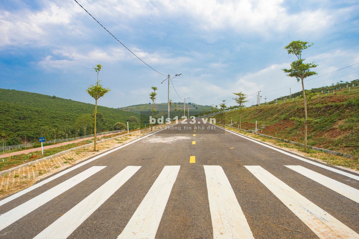 Cần bán nhanh nền đất mặt tiền, kế chợ Lộc Quảng, sổ sẵn, lh 0909370517