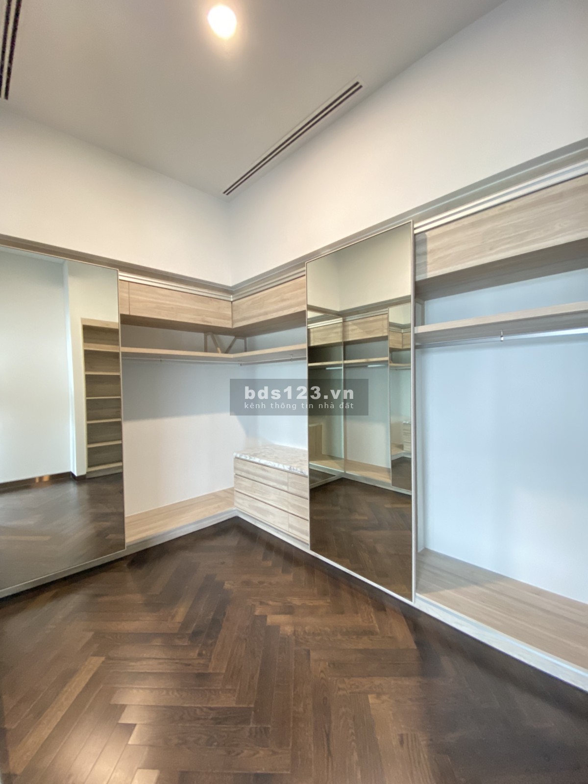 Bán Penthouse EMPIRE CITY diện tích 407m2 giá 232 tỷ liên hệ 039882288