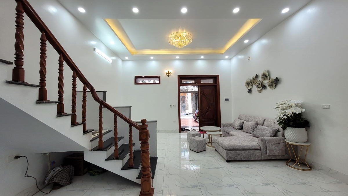 Cần bán nhà Việt Hưng Long Biên ô tô tánh vỉa hè 70m2 mt 5.5m, giá 9.1 tỷ