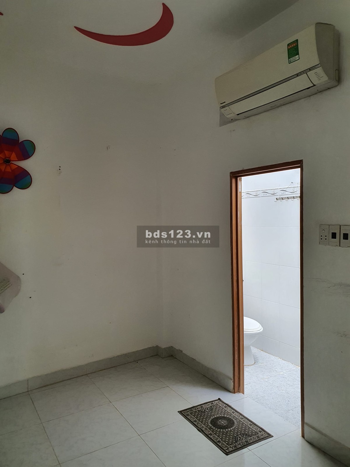 Cần bán gấp nhà Nhất Chi Mai, Tân Bình hẻm xe hơi dtsd 40m2, 3 tầng giá nhỉnh 3 tỷ
