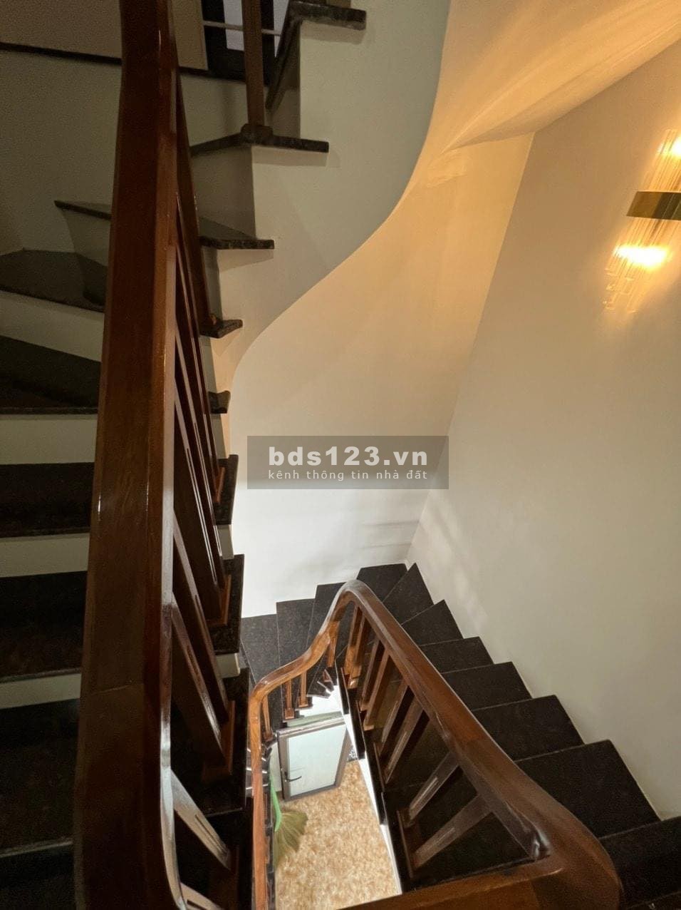 Bán nhà Chính Kinh, nhà siêu đẹp ở ngay, diện tích sử dụng 45m2, giá 6.8 tỉ