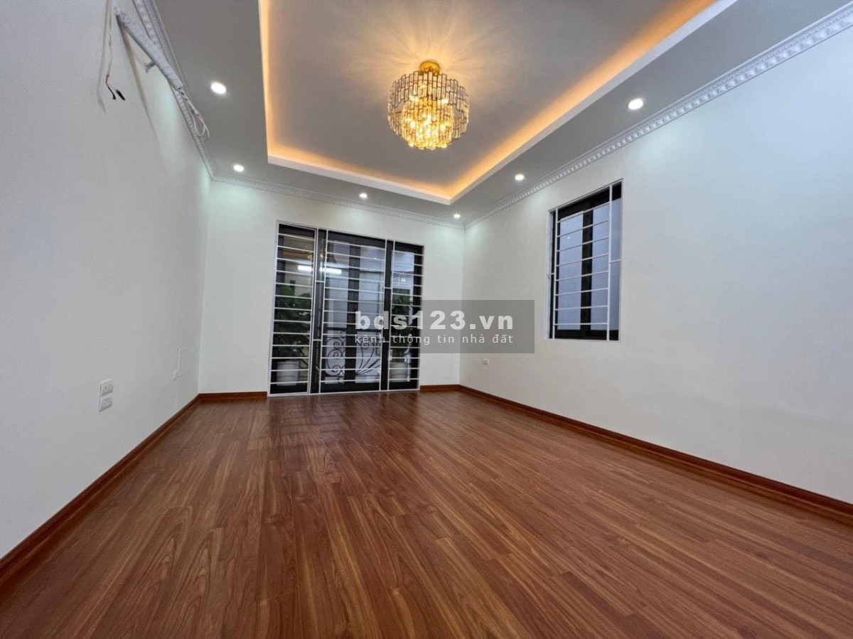 Bán nhà Chính Kinh, nhà siêu đẹp ở ngay, diện tích sử dụng 45m2, giá 6.8 tỉ