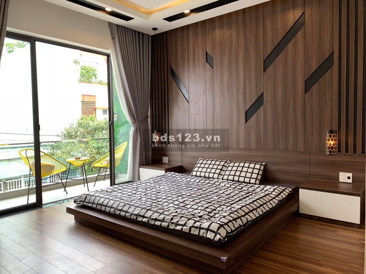 Bán nhà ngay khu Nguyễn Văn Cừ Morning đỗ cửa dt 109m2 4 tầng giá chi 6.x tỷ