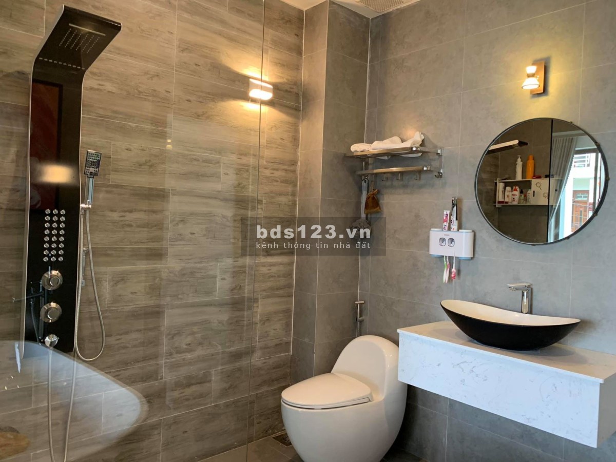 Bán nhà ngay khu Nguyễn Văn Cừ Morning đỗ cửa dt 109m2 4 tầng giá chi 6.x tỷ