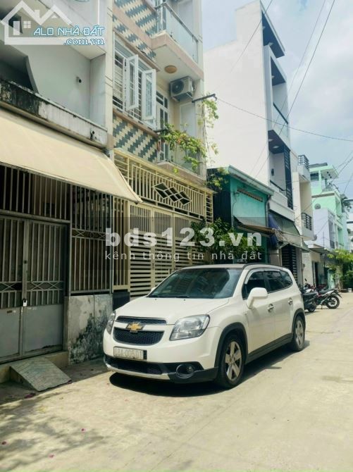 Bán nhà đẹp xinh 2 lầu hẻm 4m an ninh đường Hậu Giang Quận 6