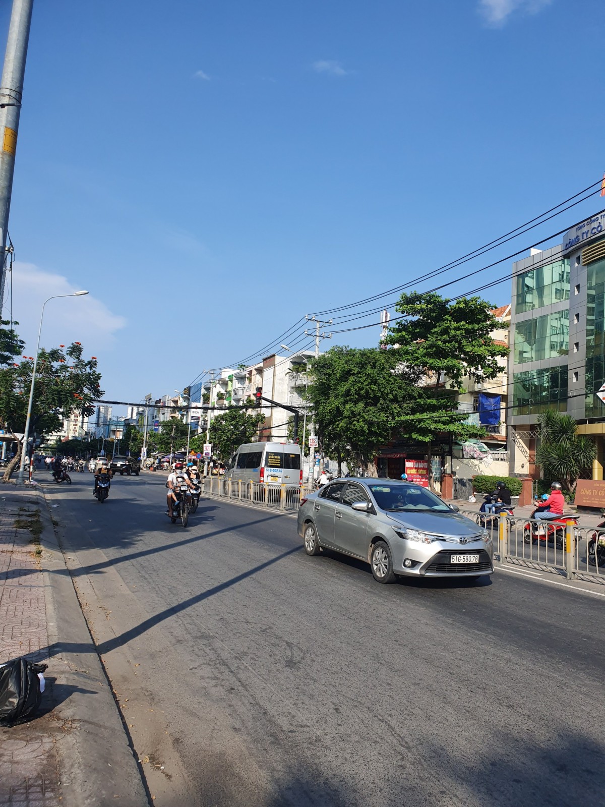 Bán nhà Mặt tiền Tạ Quang Bửu, phường 5, Quận 8 nhà giao thô tiện sửa chửa lại giá rẻ