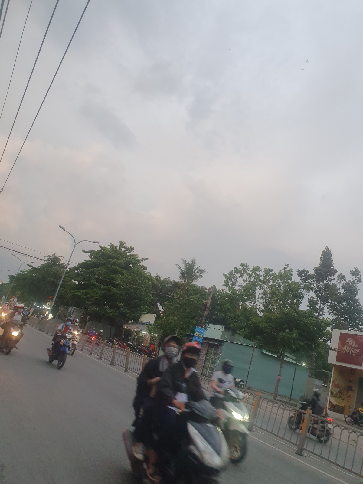 Bán nhà Mặt tiền Tạ Quang Bửu, phường 5, Quận 8 nhà giao thô tiện sửa chửa lại giá rẻ