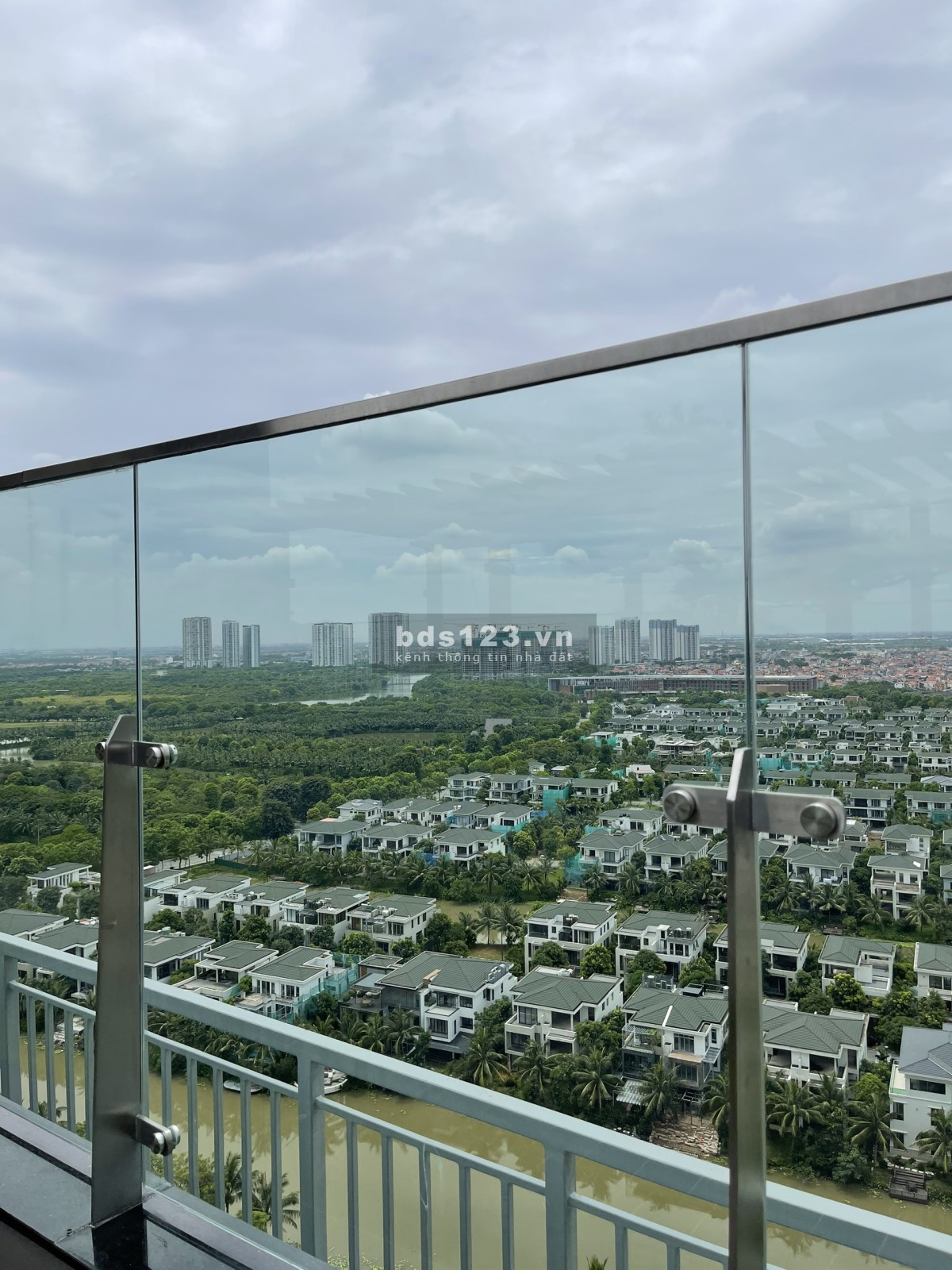 Chính chủ bán căn hộ 2 ngủ 2 vệ sinh tòa S1 trục 03 giá 2.5x tỉ bao phí Lh 0961694919