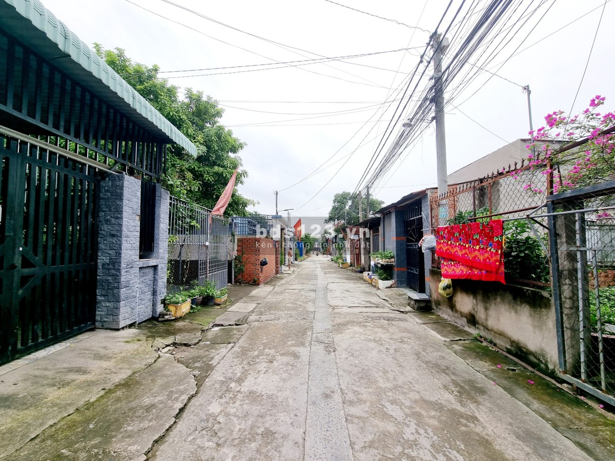 Bán Nhà Sổ Riêng Ngã Tư Nguyễn Khuyến, DT 145m² giá 2,2 tỷ Thương Lượng Nhẹ