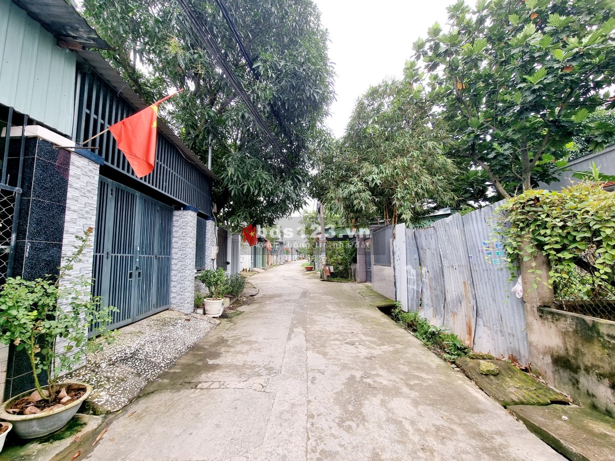 Bán Nhà Sổ Riêng Ngã Tư Nguyễn Khuyến, DT 145m² giá 2,2 tỷ Thương Lượng Nhẹ