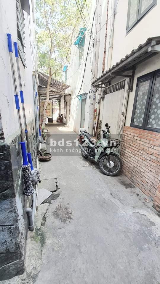 10 bước ra mặt tiền đối diện công viên Hoàng Văn Thụ, nhà đẹp 3 tầng đúc một đời chủ