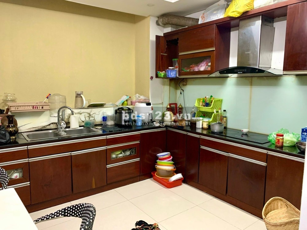 Bán gấp nhà 6 tầng, 53m2, hẻm hơn 4m, trung tâm Quận 10.