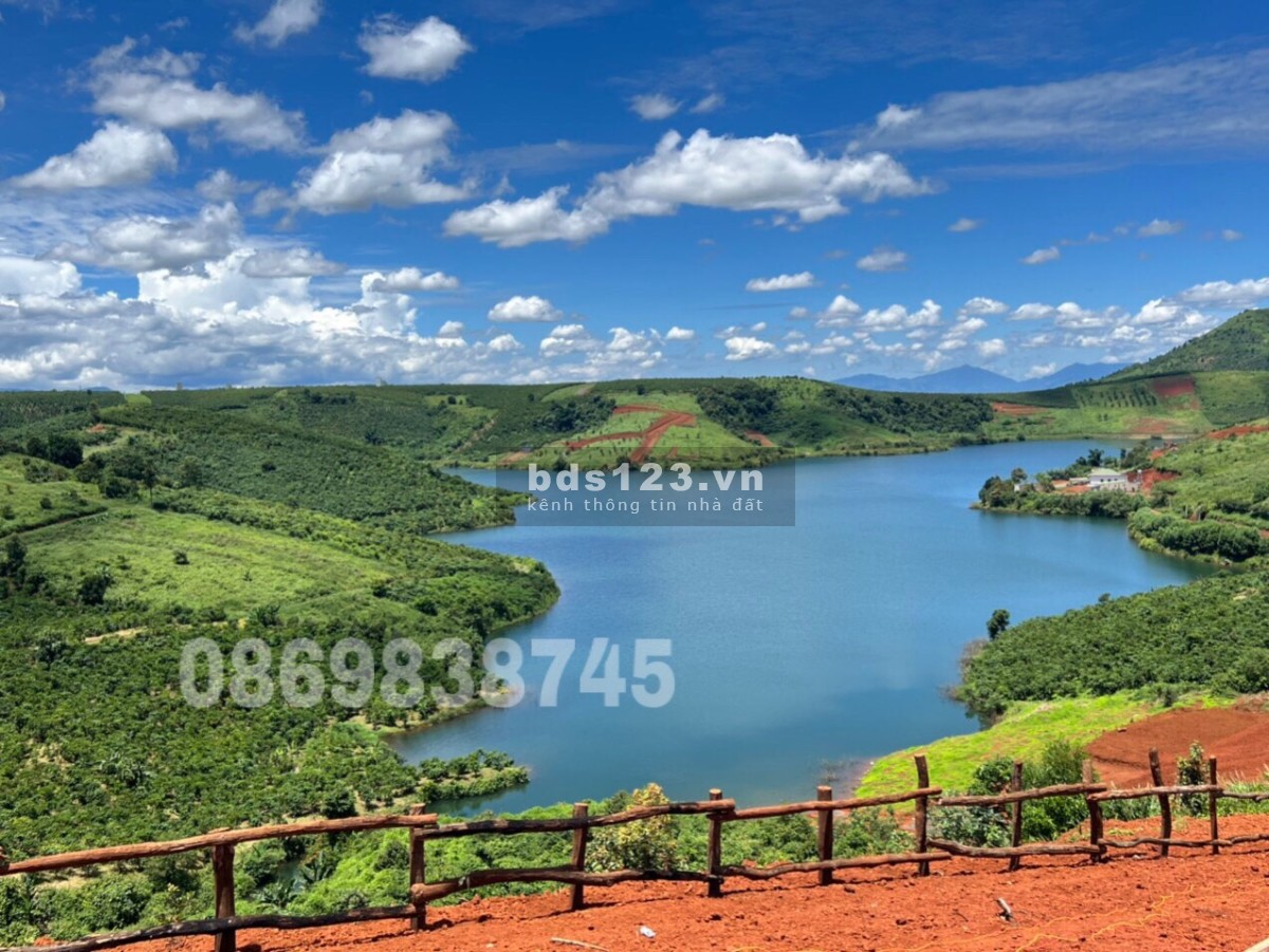 Đất ven hồ view đẹp nhất Bảo Lộ giá chỉ 2 triệu/m2, sổ hồng riêng 2 mặt tiền đường 5m
