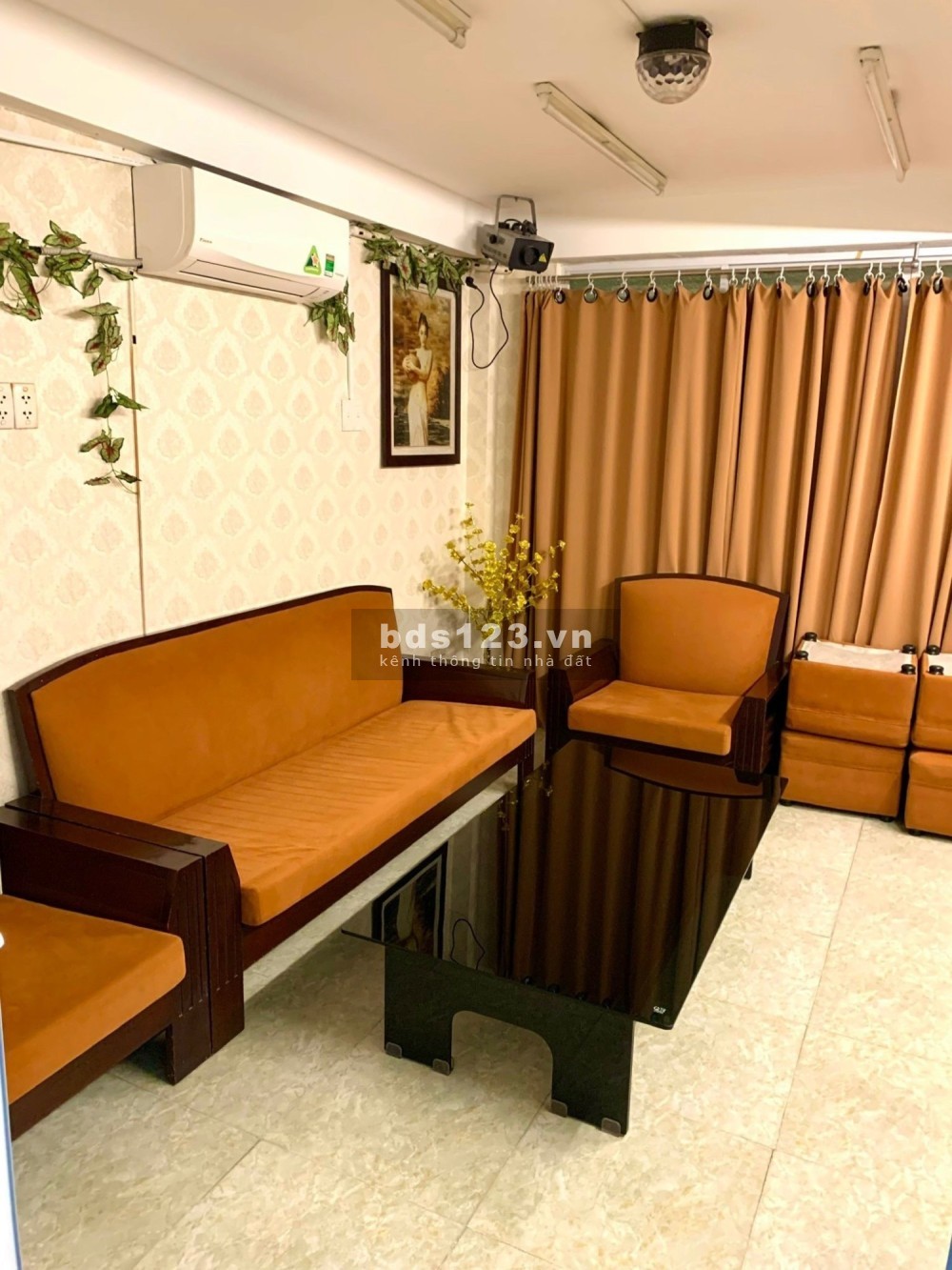 Bán gấp nhà 6 tầng, 53m2, hẻm hơn 4m, trung tâm Quận 10.