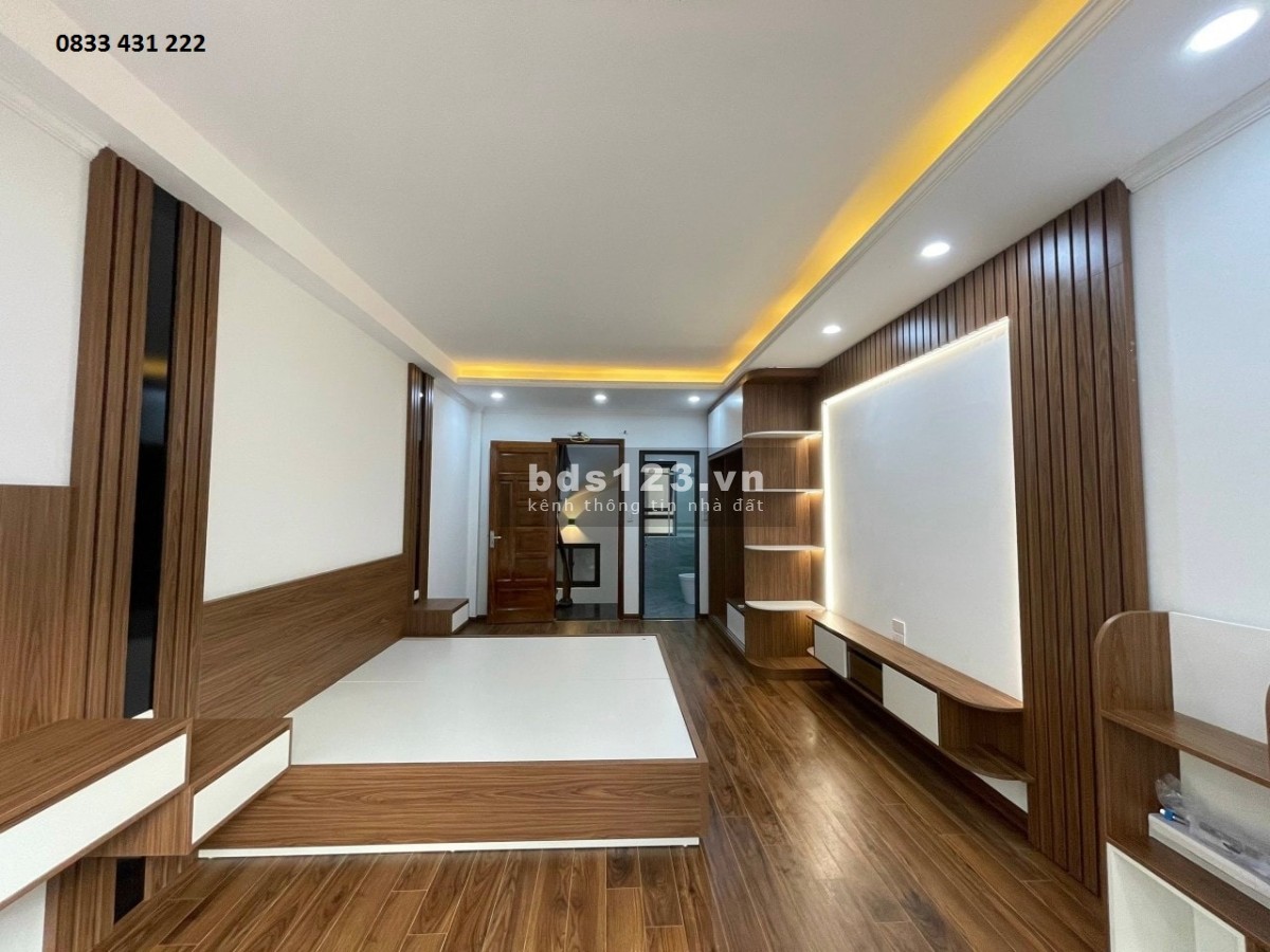 Bán nhà 5 Tầng Phố Bạch Mai, ngõ rộng, thẳng, 1 ngoặt tới nhà, giá 4,25tỷ