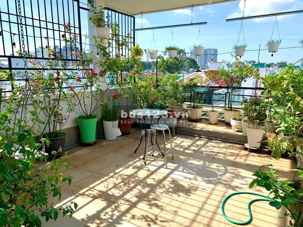 Bán gấp nhà 6 tầng, 53m2, hẻm hơn 4m, trung tâm Quận 10.