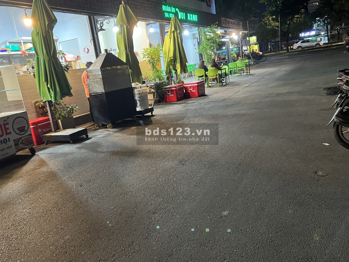Cần sang quán nhậu lại nằm ngay mặt tiền khu dân cư đông đúc, giá tốt