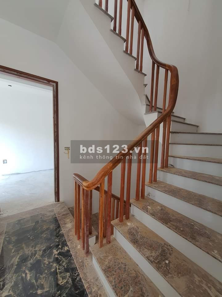 Bán nhà mới xây tại Xuân La Tây Hồ khu dân cư giá tốt, liên hệ 0397889460
