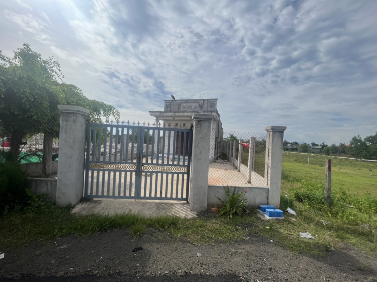 Bán lô đất dinh Chúa Cậu, Bình Châu DT 514m² có 100m² thổ cư, đường trải nhựa view biển tuyệt đẹp