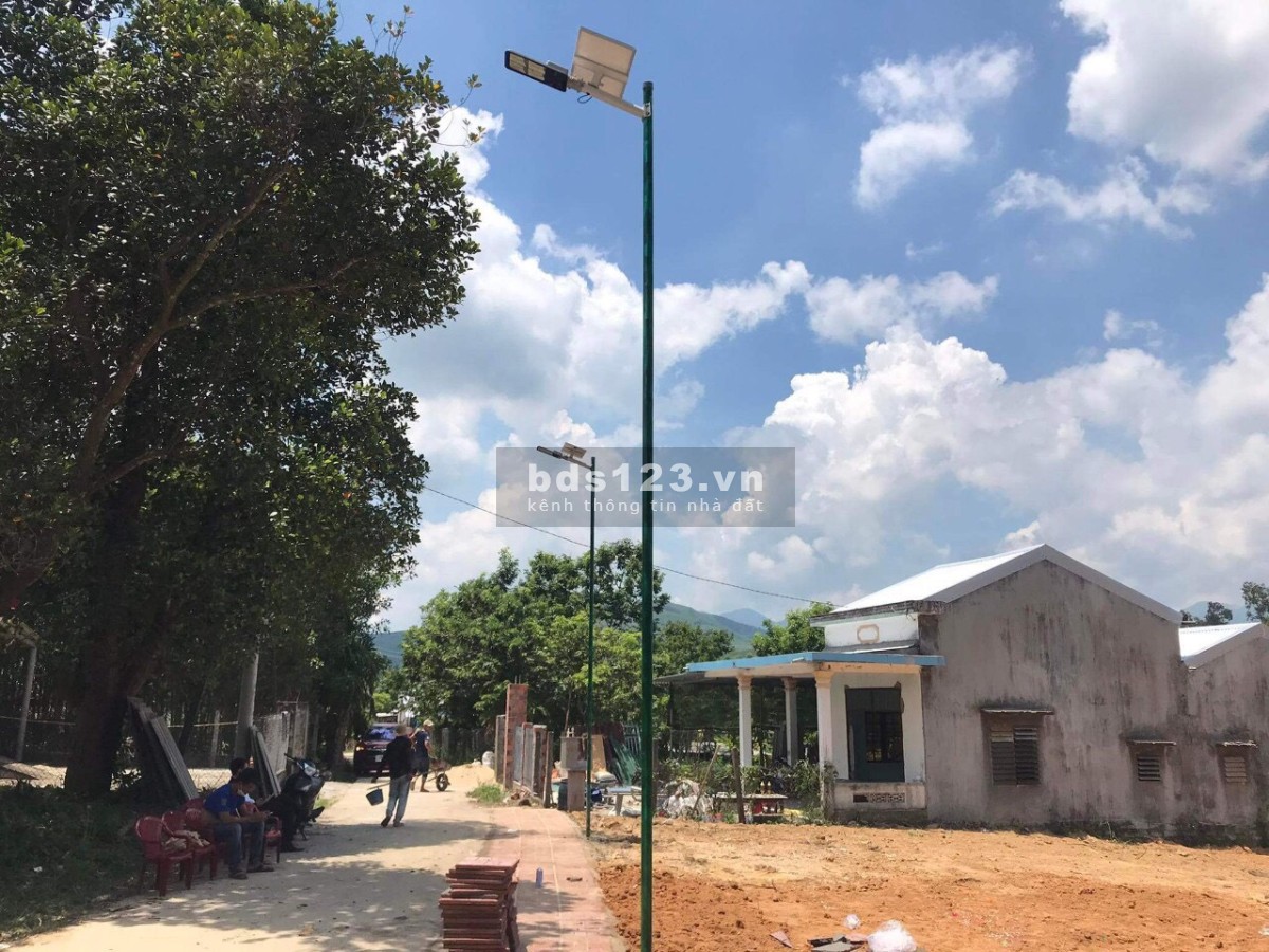 Còn 1 lô duy nhất đường rộng 5.5m, giá bán 325 triệu, bàn giao đủ sổ