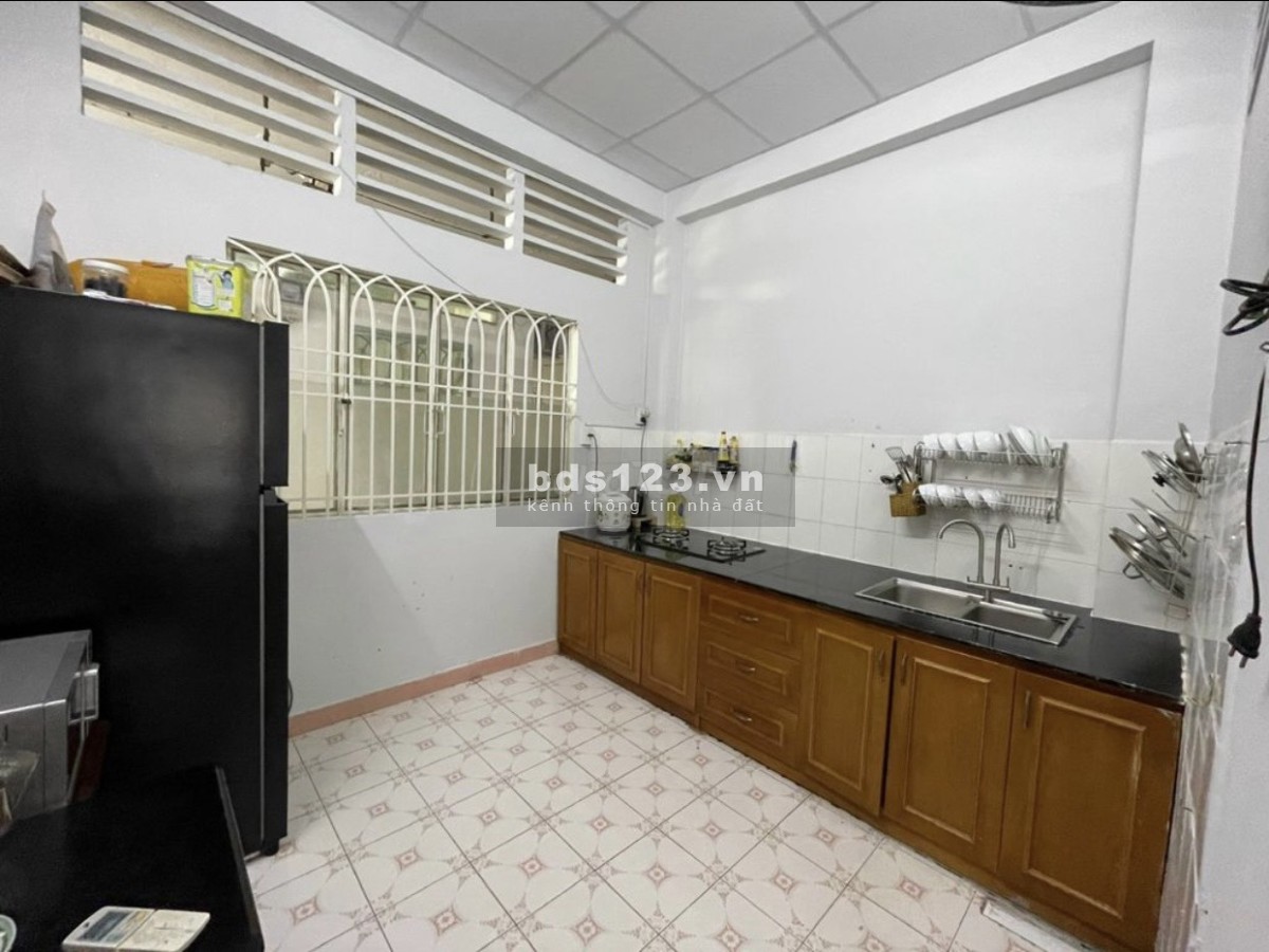 Bán căn hộ tầng 5 c/c Phạm Văn Đồng Bình Thạnh lh 0985807808