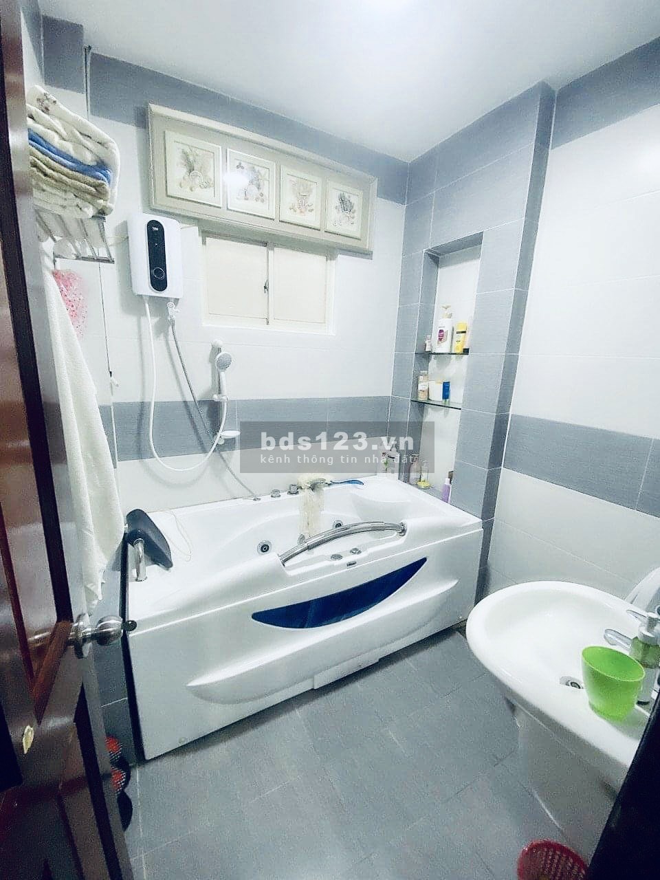 Nhà đẹp hẻm xe hơi Ngô Tất Tố Nguyễn Hữu Cảnh dtsd 3.9 x 9m giá chỉ nhỉnh 6 tỷ