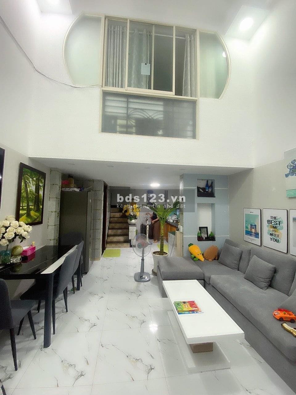 Chủ nhà đi Mỹ nên bán nhanh siêu phẩm 1 trệt 2 lầu trang bị full nội thất giảm mạnh đến 500tr