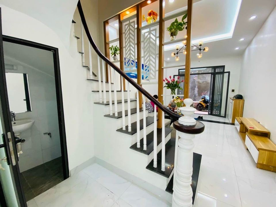Trung tâm Bắc Từ Liêm Đức Diễn nhà đẹp ngõ thoáng rộng DT 45m², nhỉnh giá chỉ 4 tỷ đồng