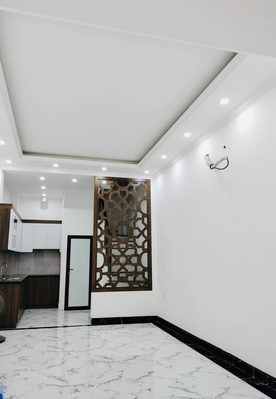 Siêu phẩm nhà ngõ ô tô 40m, Cầu Giấy mặt tiền 4m, nhỉnh 5 tỷ, giá tốt