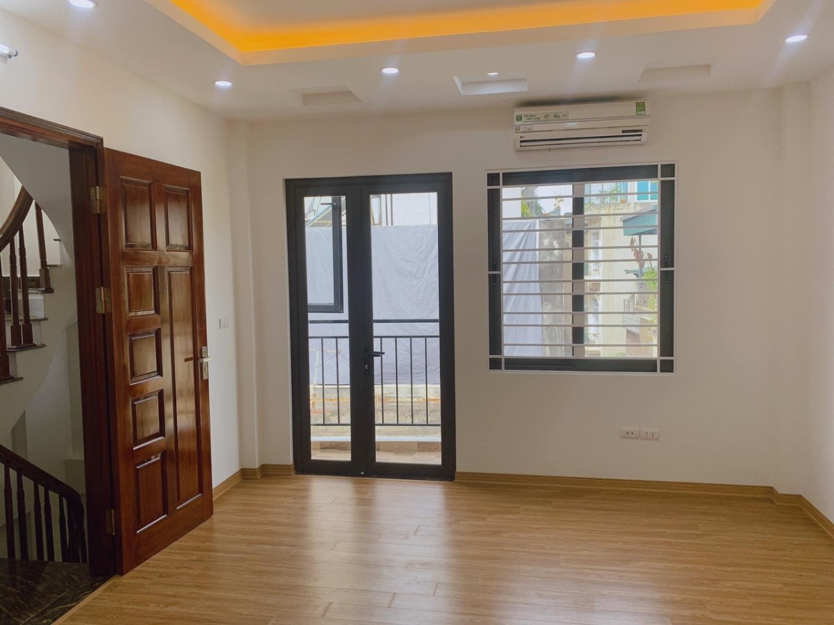Siêu phẩm nhà ngõ ô tô 40m, Cầu Giấy mặt tiền 4m, nhỉnh 5 tỷ, giá tốt
