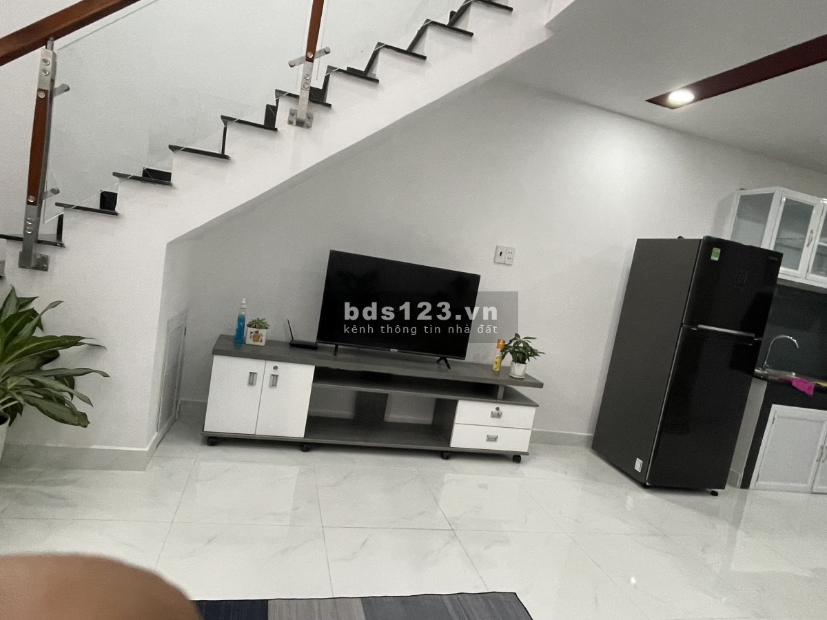 Nhà rẻ cho gia đình công nhân thu nhập thấp khu vực an ninh, yên tĩnh