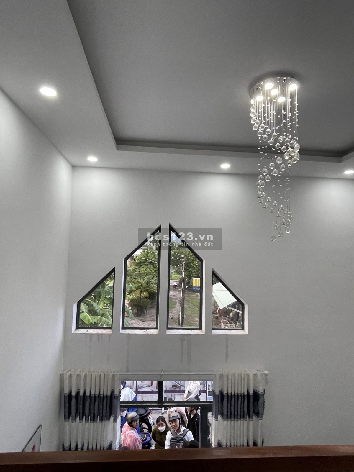 Nhà rẻ cho gia đình công nhân thu nhập thấp khu vực an ninh, yên tĩnh