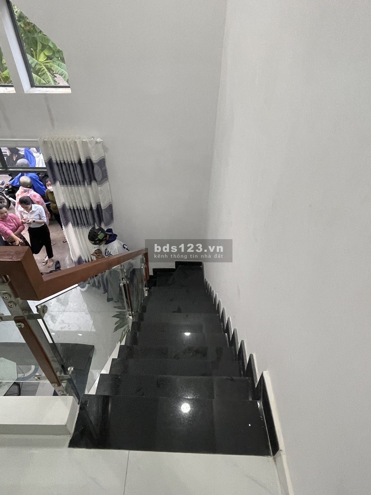 Nhà rẻ cho gia đình công nhân thu nhập thấp khu vực an ninh, yên tĩnh