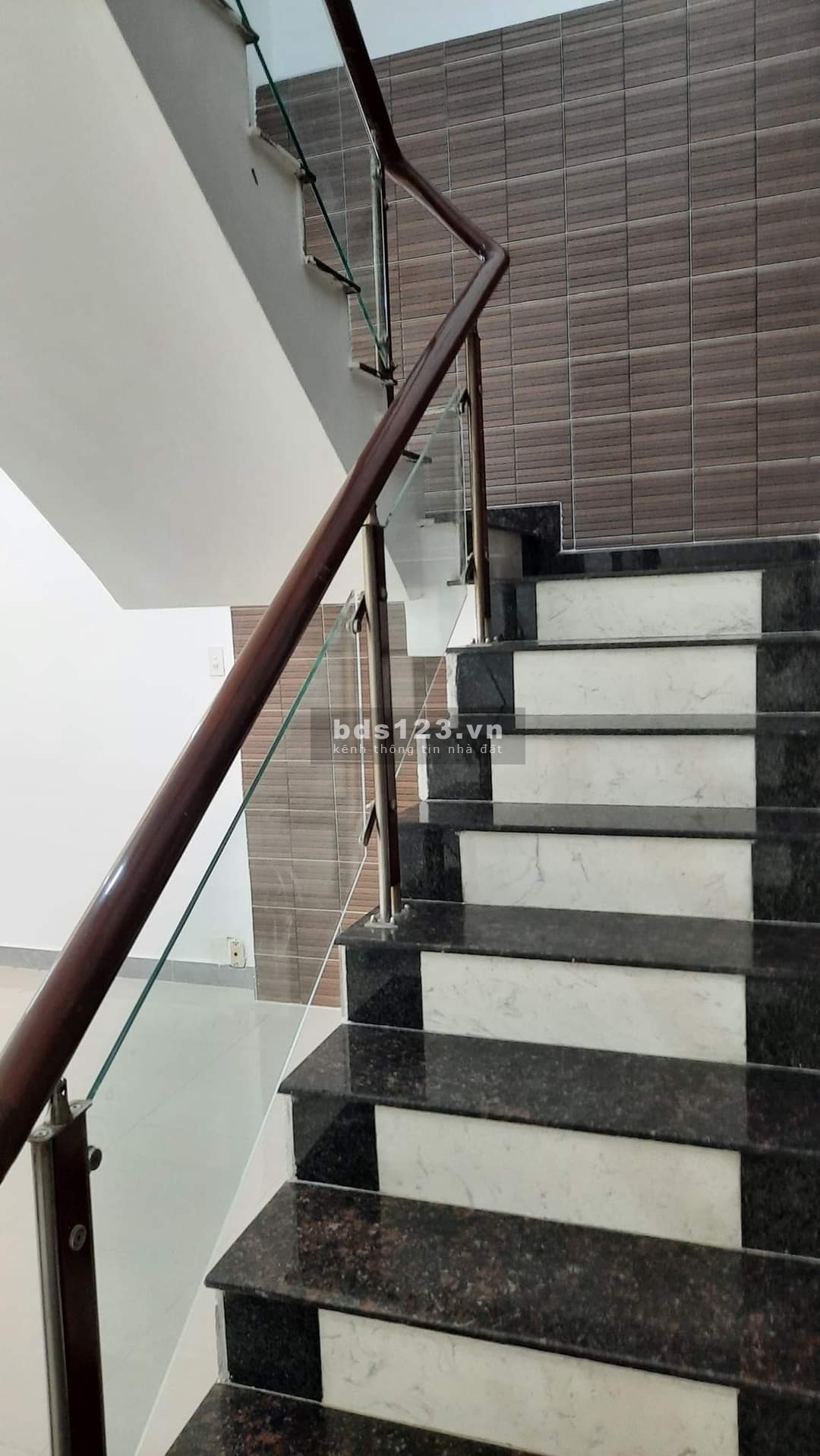 Bán nhà chợ Trần Văn Quang Tân Bình đường thông nở hậu dtsd 4.9x19m giá chỉ 8.6 tỷ