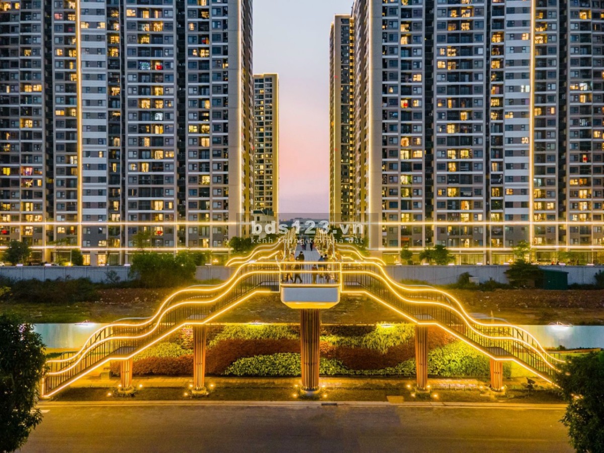 Bán căn hộ 3 phòng 103m, view cực thoáng Vinhomes Smart CIty giá 4.5 Tỷ