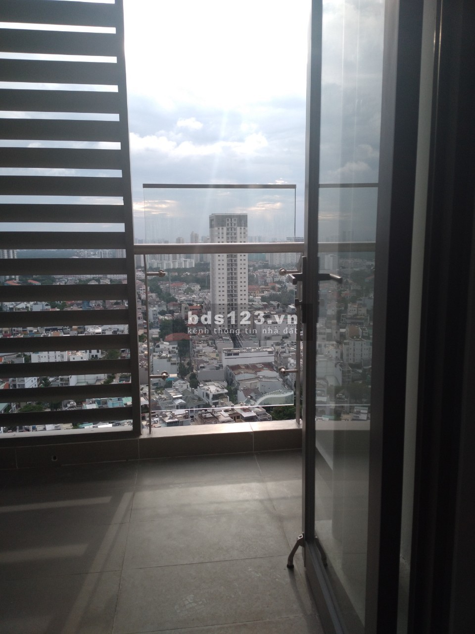 Bán nhanh căn River Panorama Q7 114m2 lầu cao giá chỉ 4,250 tỷ full hết thuế phí