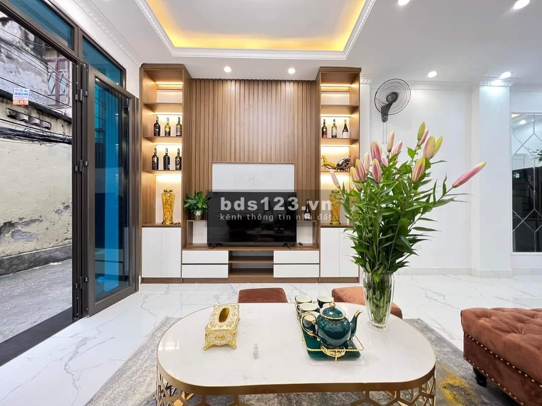 Nhà đẹp Nguyễn Chính, Hoàng Mai, DT 35m², ô tô đỗ cửa nhỉnh giá chỉ 4 tỷ đồng