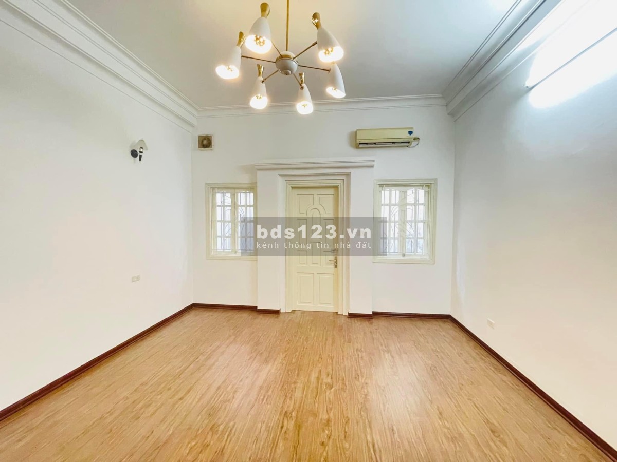 Bán nhà phố Quan Hoa- Cầu Giấy, diện tích rộng, ở ngay.