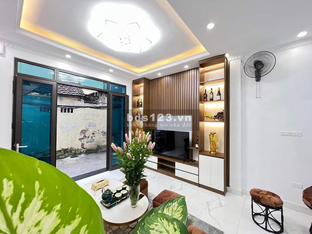 Nhà đẹp Nguyễn Chính, Hoàng Mai, DT 35m², ô tô đỗ cửa nhỉnh giá chỉ 4 tỷ đồng