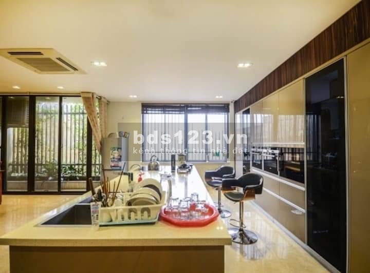 Bán nhà đẹp nằm khu dân cư, giá tốt đầu tư sinh lời cao