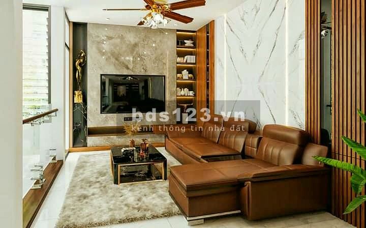 Nhà mặt tiền phân lô vỉa hè Lãng Yên, Hai Bà Trưng DT 72m² x 5 tầng khu kinh doanh