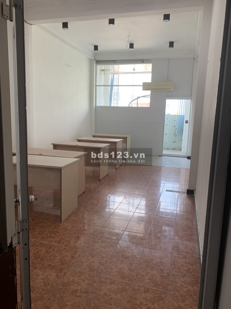 Giảm giá cực mạnh 4 văn phòng cố định duy nhất tại mặt tiền Cộng Hoà, Tân Bình
