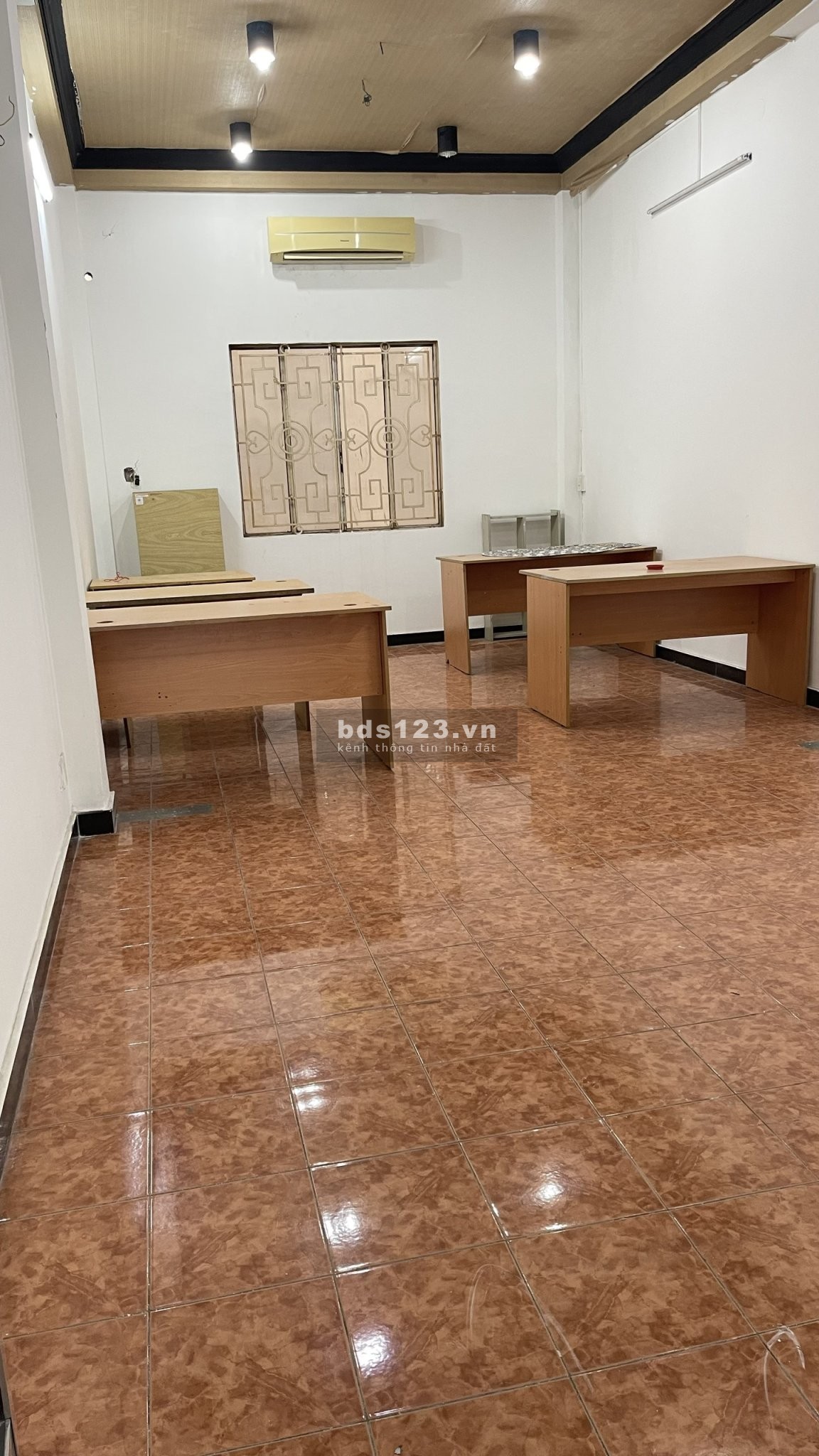Giảm giá cực mạnh 4 văn phòng cố định duy nhất tại mặt tiền Cộng Hoà, Tân Bình